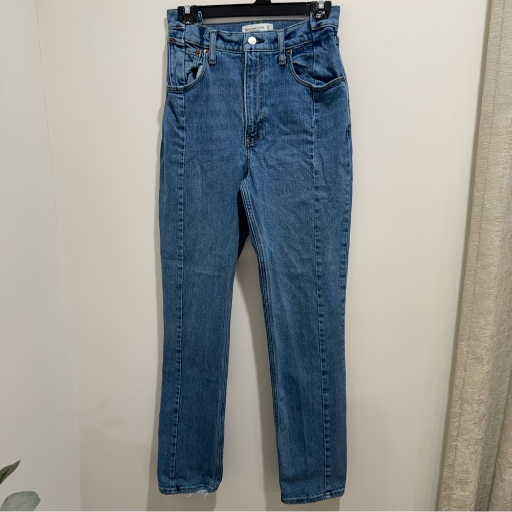 Abercrombie & Fitch The 90s Straight Ultra High Rise Jeans Light Wash Size 27/4R